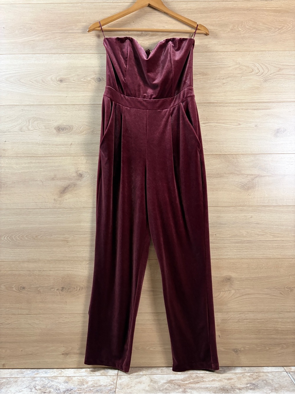 Express Velvet Strapless Jumpsuit Burgundy Wine Sweetheart Pocket Straight Leg 8
